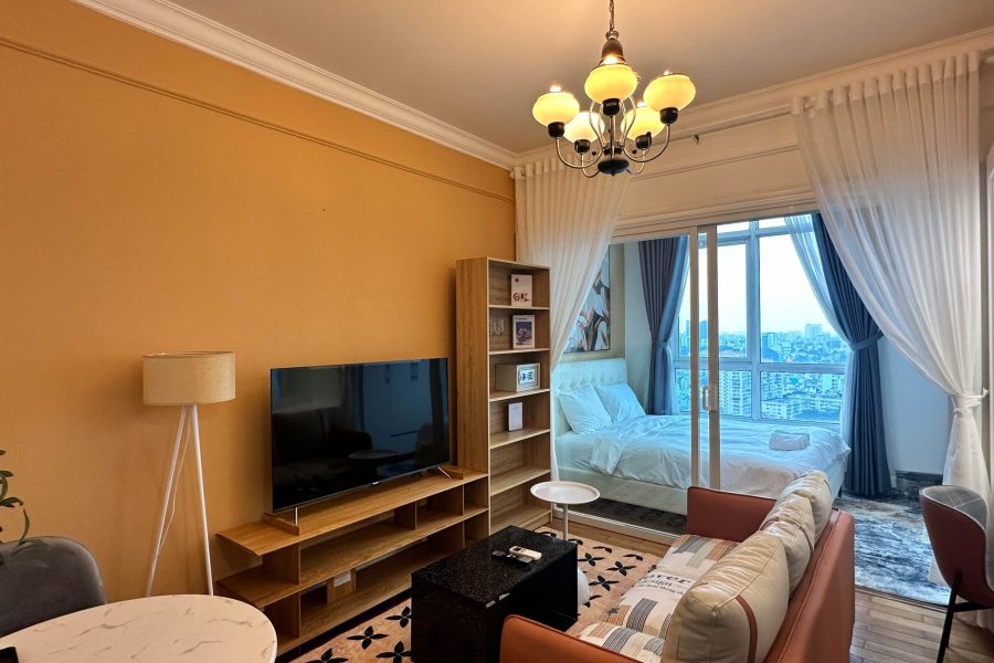City View 1BR Loft 40m² | Pool Access | Manor2415